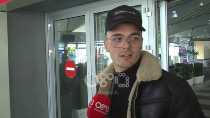 Ora News - Vijnë edhe emigrantët e fundit, fluks i ulët në dogana