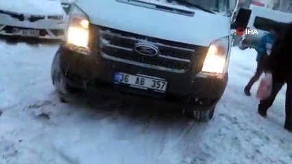 Sarıkamış’ta yoğun kar yağışı hayatı olumsuz etkiliyor