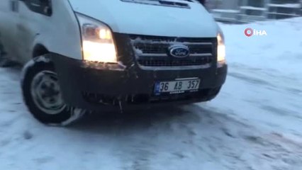 Sarıkamış'ta Yoğun Kar Yağışı Hayatı Olumsuz Etkiliyor