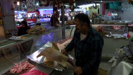 Yılbaşı hindileri tezgahtaki yerini aldı