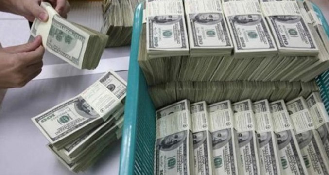 Kendilerine Polis Süsü Veren Hırsızlar, 2,5 Milyon Doları Çalarak Kayıplara Karıştı