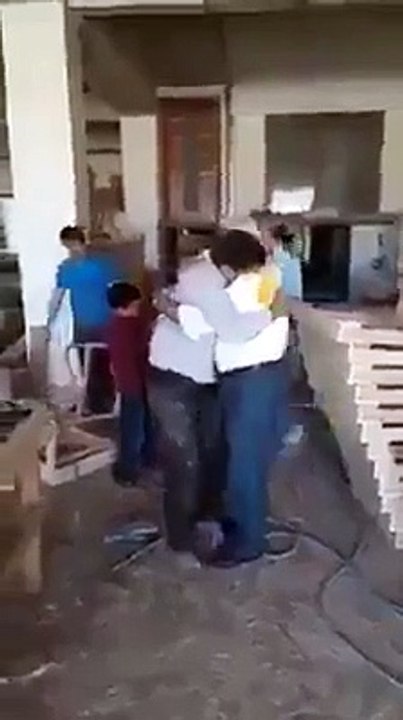 Oğlunu arayan Suriyeli baba
