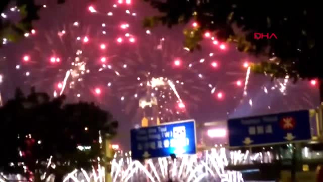 Dha Dış- Hong Kong Yeni Yıla Coşku ile Girdi