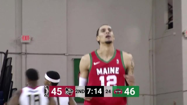 John Bohannon throws down the alley-oop!