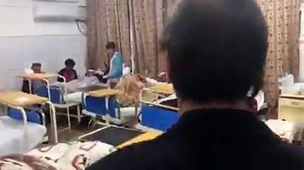 Unseen Video : Jab Imran Khan Polyclinic Hospital Pohnche To Khatoon Ne Unhen Rok ker Kia Kaha?