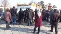 Kayseri'de 'Ağaç Kesme Fidan Dik Kampanyası' ile 2019 Fidan Dağıtıldı