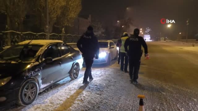 Kars'ta Eksi 15 Derece Soğukta Yılbaşı Uygulaması