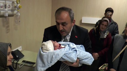 Yeni yılın ilk bebeği doğdu  - MERSİN