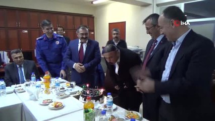 Polislerden Şube Müdürüne Yeni Yıl Sürprizi