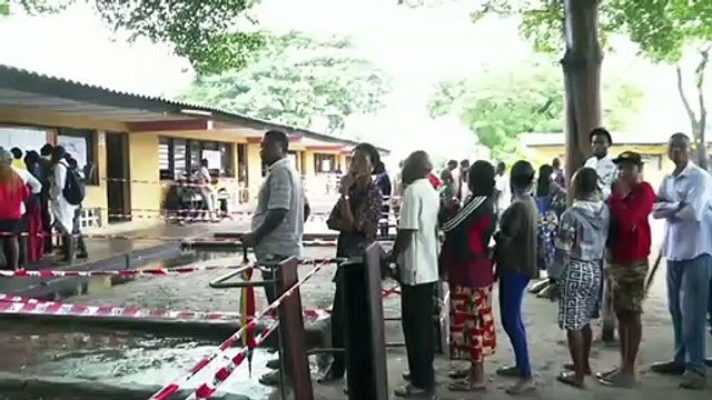 Elections en RDC: vote en cours dans un bureau de Kinshasa