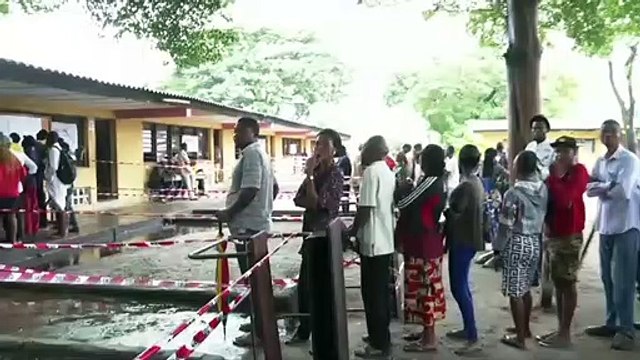 Elections en RDC: vote en cours dans un bureau de Kinshasa