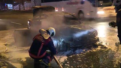 Seyir halindeyken alev alan otomobil tamamen yandı - ANKARA