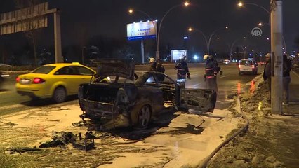 Seyir Halindeyken Alev Alan Otomobil Tamamen Yandı