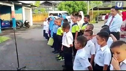 Ceria, bersemangat ke sekolah walaupun tidak sempurna