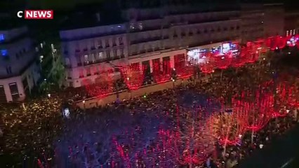Les Champs-Elysées en fête