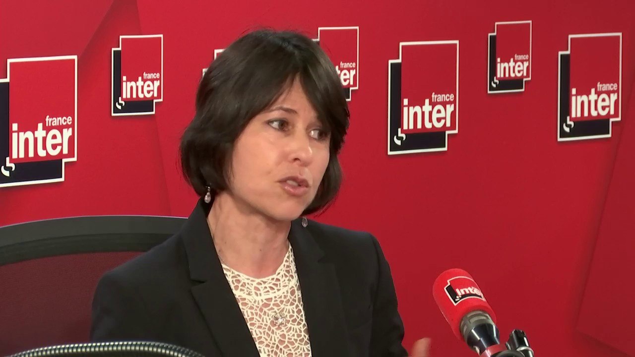 Cécile Alduy, spécialiste des discours politiques, analyse les voeux aux Français du président Macron : "Beaucoup de mots étaient absents en filigrane, ce qui permet d'éviter confrontation : 'gilets jaunes', 'pouvoir d'achat', 'laïcité', 'immigration'"