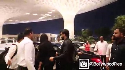 Deepika Padukone & Ranveer Singh spotted at the Mumbai International Airport