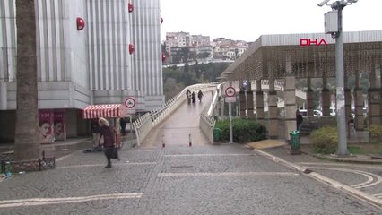 İzmir Eğlenceden Geriye Boş Meydanlar Kaldı
