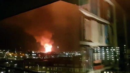 Enorme incendie aux Pays Bas sur une plage pour le nouvel an !