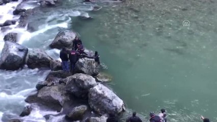 Otomobilin Çarpması Sonucu Nehre Düşen Kişi Öldü