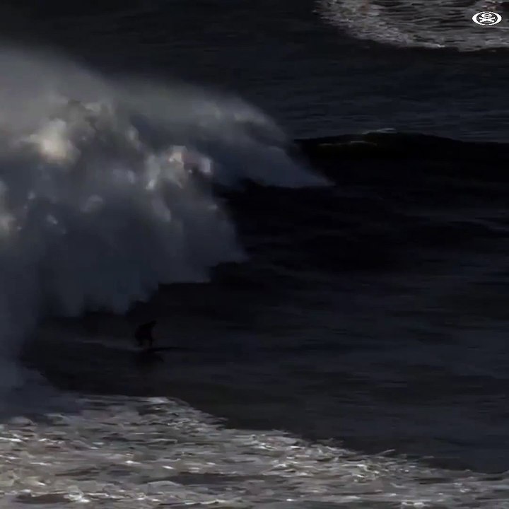 Surf : Sebastian Steudtner ride sur l'une des plus grandes vagues du monde