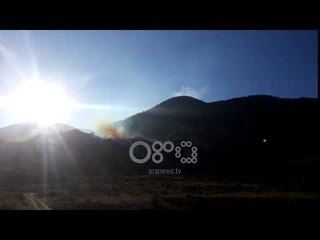 Ora News - Tepelenë, përfshihet nga zjarri kodra afër Ujit të Ftohtë