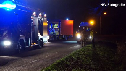Auto botst met tractor op Veneweg in Wanneperveen
