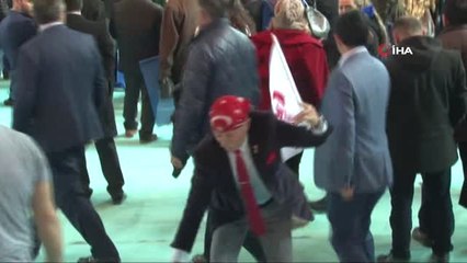 Bıyıklarını "Cumhur İttifakı Bıyığı" Olarak Notere Tasdik Ettirdi