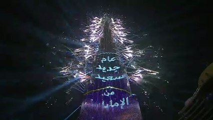 الألعاب الناريّة تضيء برج خليفة في دبي
