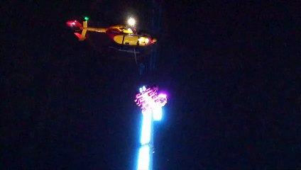 Ocho personas pasan Nochevieja atrapados en atracción en Francia