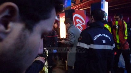 Francë, kërkojnë adrenalinë, por bllokohen në karusel  - Top Channel Albania - News - Lajme