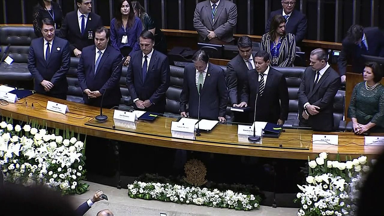 Mourão presta juramento