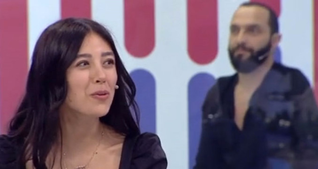 Berkay ve Özlem Ada Şahin Çifti, Tanışma Hikayesiyle İzleyenleri Ekrana Kilitledi