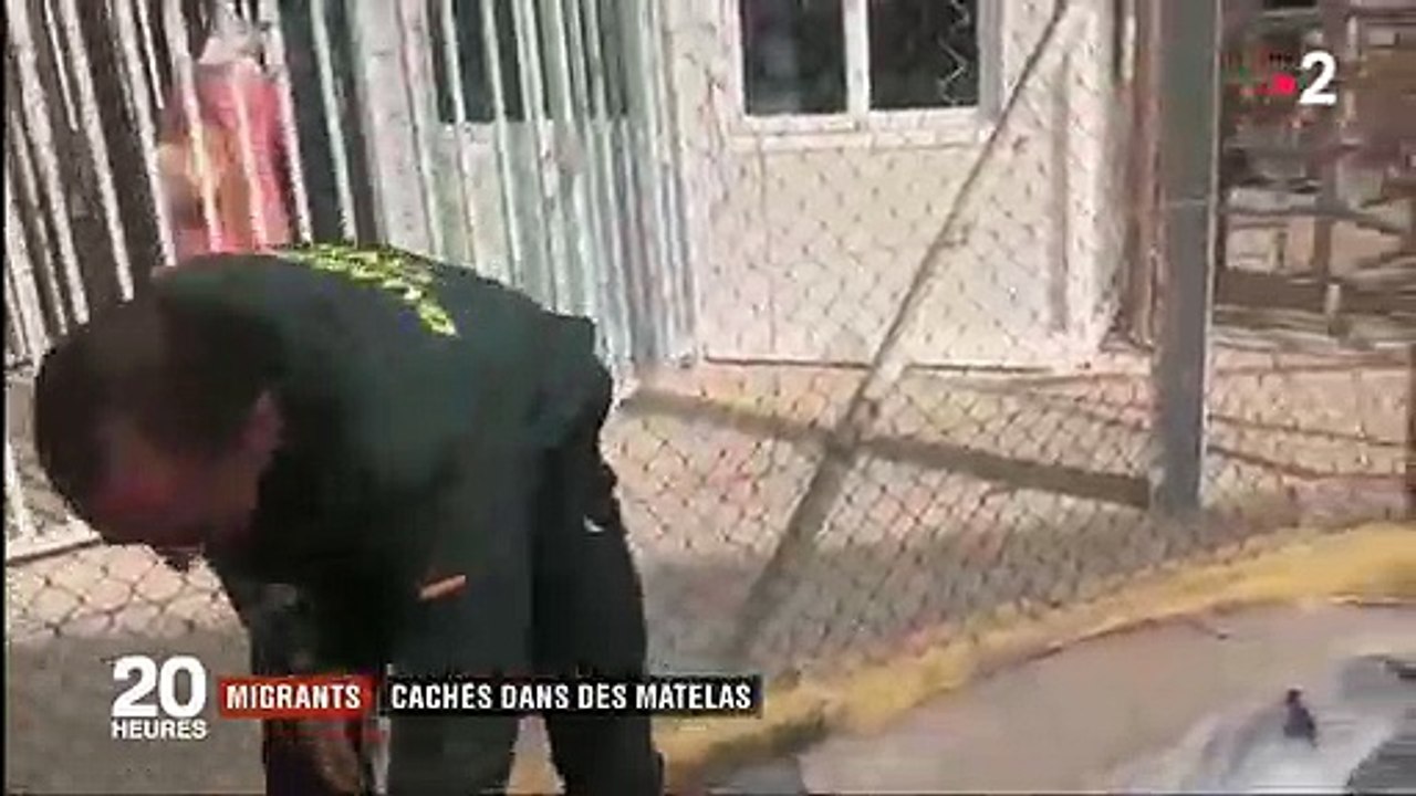 Les images incroyables de ces migrants cachés dans des matelas alors qu'ils tentaient de rejoindre l'Espagne
