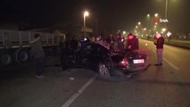 Lüks Otomobil Park Halindeki Tıra Çarptı: 1 Ölü 2 Yaralı