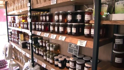 Bu hastaneye gelen alışveriş yapmadan çıkmıyor