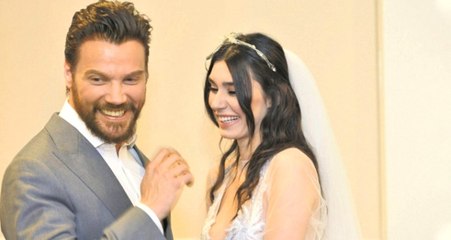 Sinan Akçıl'la Dünyaevine Giren Burcu Kıratlı Sosyal Medya Hesabındaki Soyadını Değiştirdi