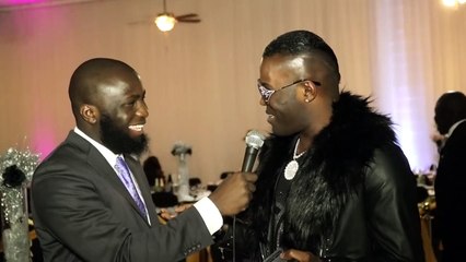 Regardez comment le goordjiguene Pape Mbaye se comporte devant Bathie Samb