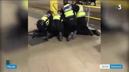 En direct - Manchester : L'attaque au couteau qui a blessé trois personnes dont un policier hier soir fait l'objet d'une "enquête terroriste" indique la police
