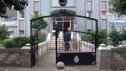 Tamir ettiği asansörün altında kalarak ağır yaralandı