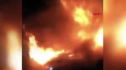 Yanan araçta uyuya kalan alkollü sürücü son anda kurtarıldı