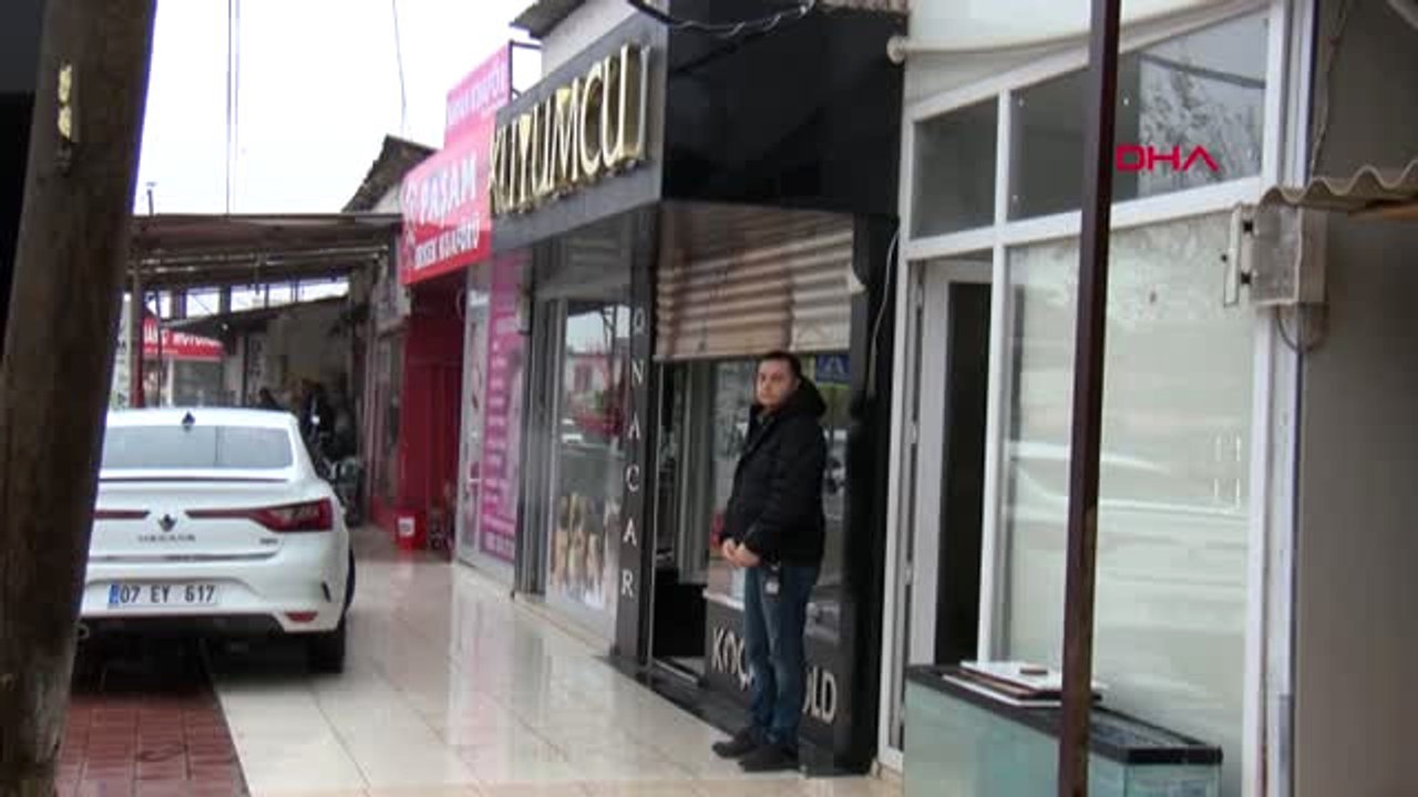 Antalya Duvarı Balyozla Kırıp, 1 Milyon Liralık Altın Çaldılar