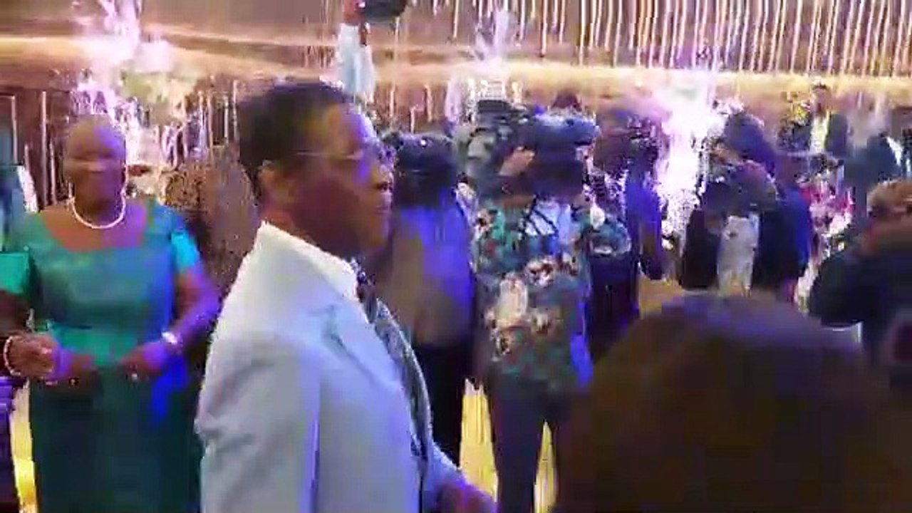 Yaya Jammeh devient danseur à Malabo