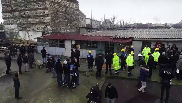 Tarihi Sağır Han'ın üstündeki iki kaçak yapı yıkıldı (2) - İSTANBUL