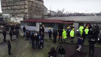 Tarihi Sağır Han'ın üstündeki iki kaçak yapı yıkıldı (2) - İSTANBUL