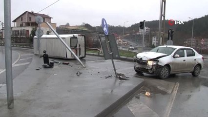 Arnavutköy'de Kaza Yapan Minibüs Yan Yattı