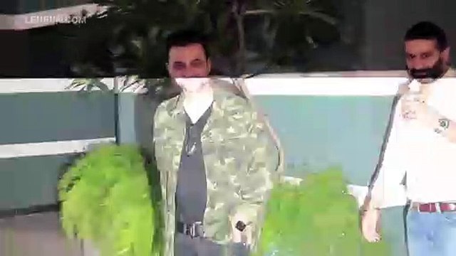 Malaika Arora And Arjun Kapoor Celebrate New Year Together At Sanjay Kapoor's Party