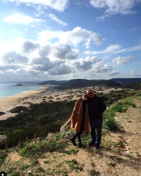 Ünlü Oyuncu Hazar Ergüçlü, Sevgilisi Yönetmen Onur Ünlü'yü Ailesi ile Tanıştırdı