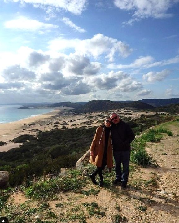 Ünlü Oyuncu Hazar Ergüçlü, Sevgilisi Yönetmen Onur Ünlü'yü Ailesi ile Tanıştırdı