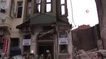 Fatih Yedikule'de Gece Yanan Bina Çöktü